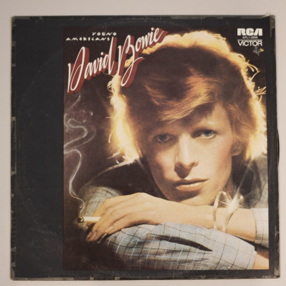 David Bowie - Young Americans (First Pressing) (RCA Victor) Vinyl Record front